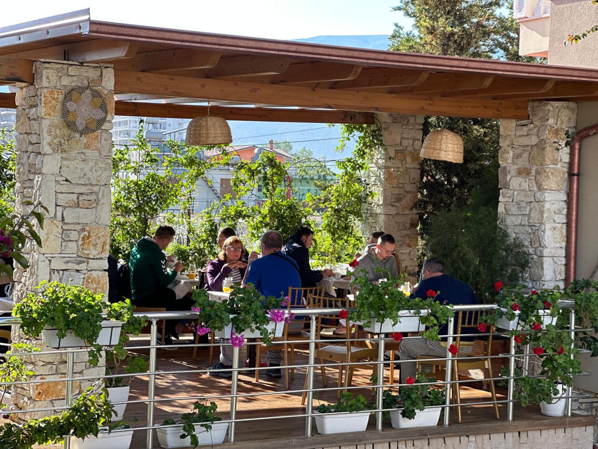 Arial Trinity Suites Vlorë 외부 사진