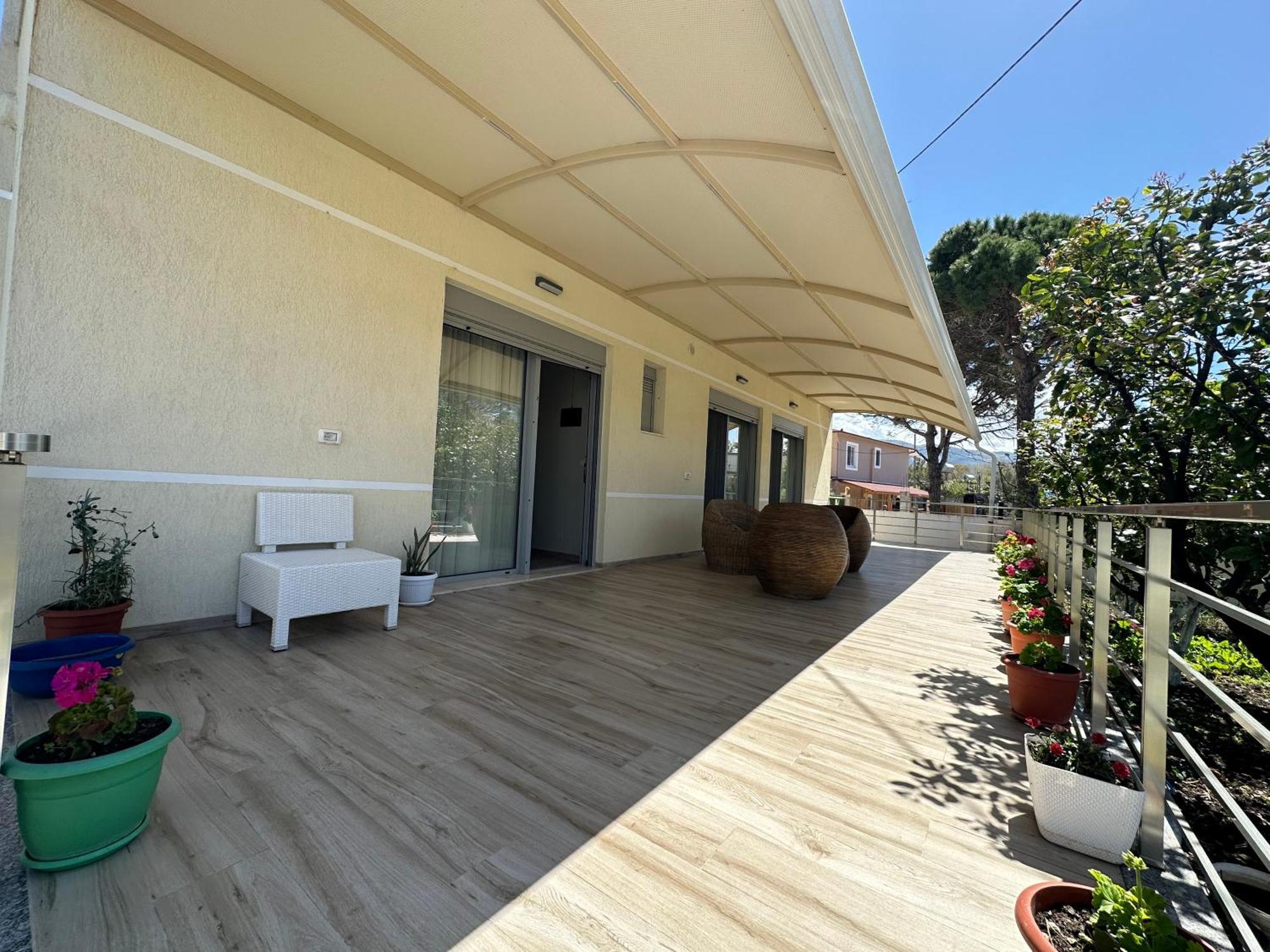 Arial Trinity Suites Vlorë 외부 사진