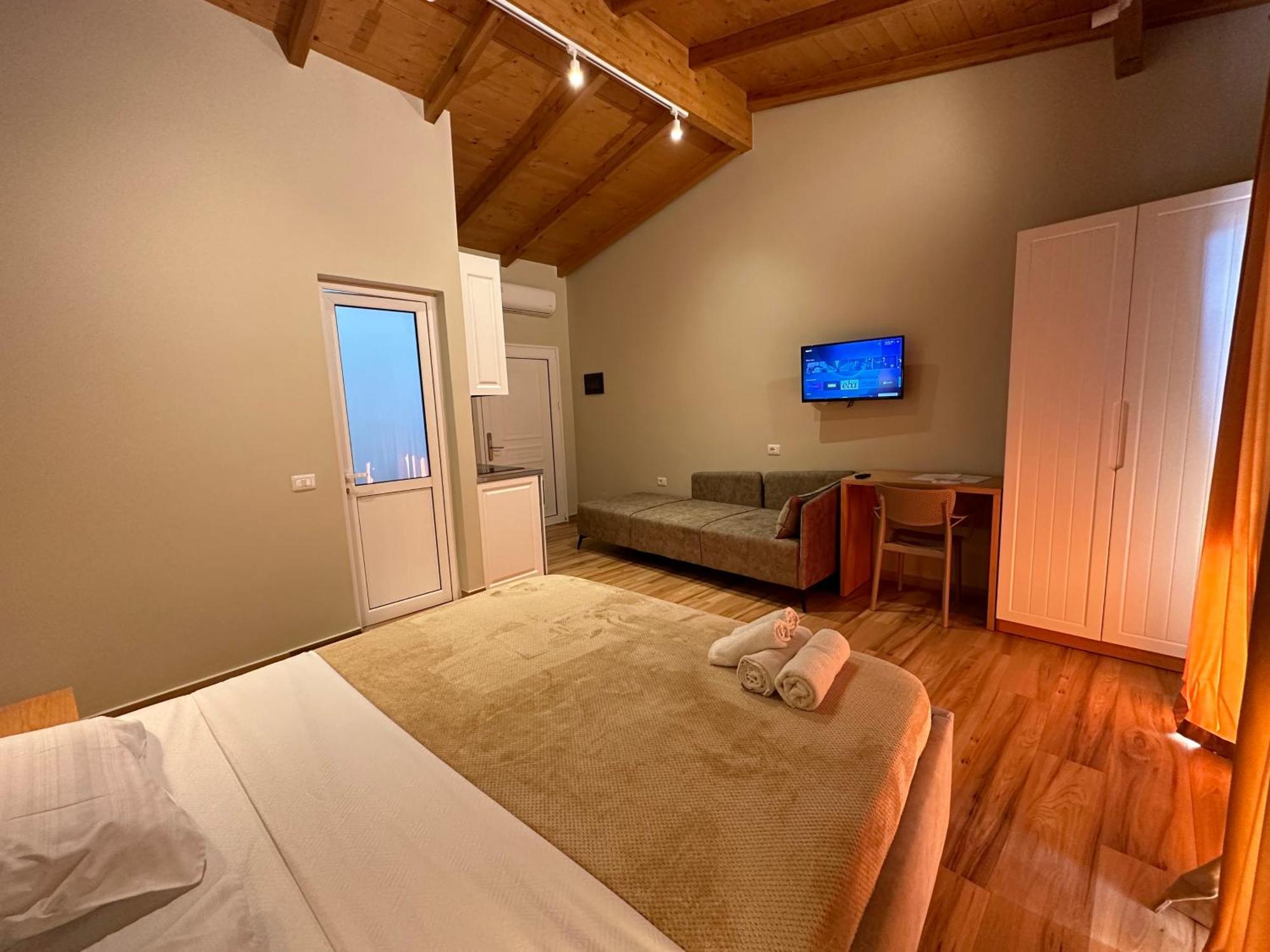 Arial Trinity Suites Vlorë 외부 사진