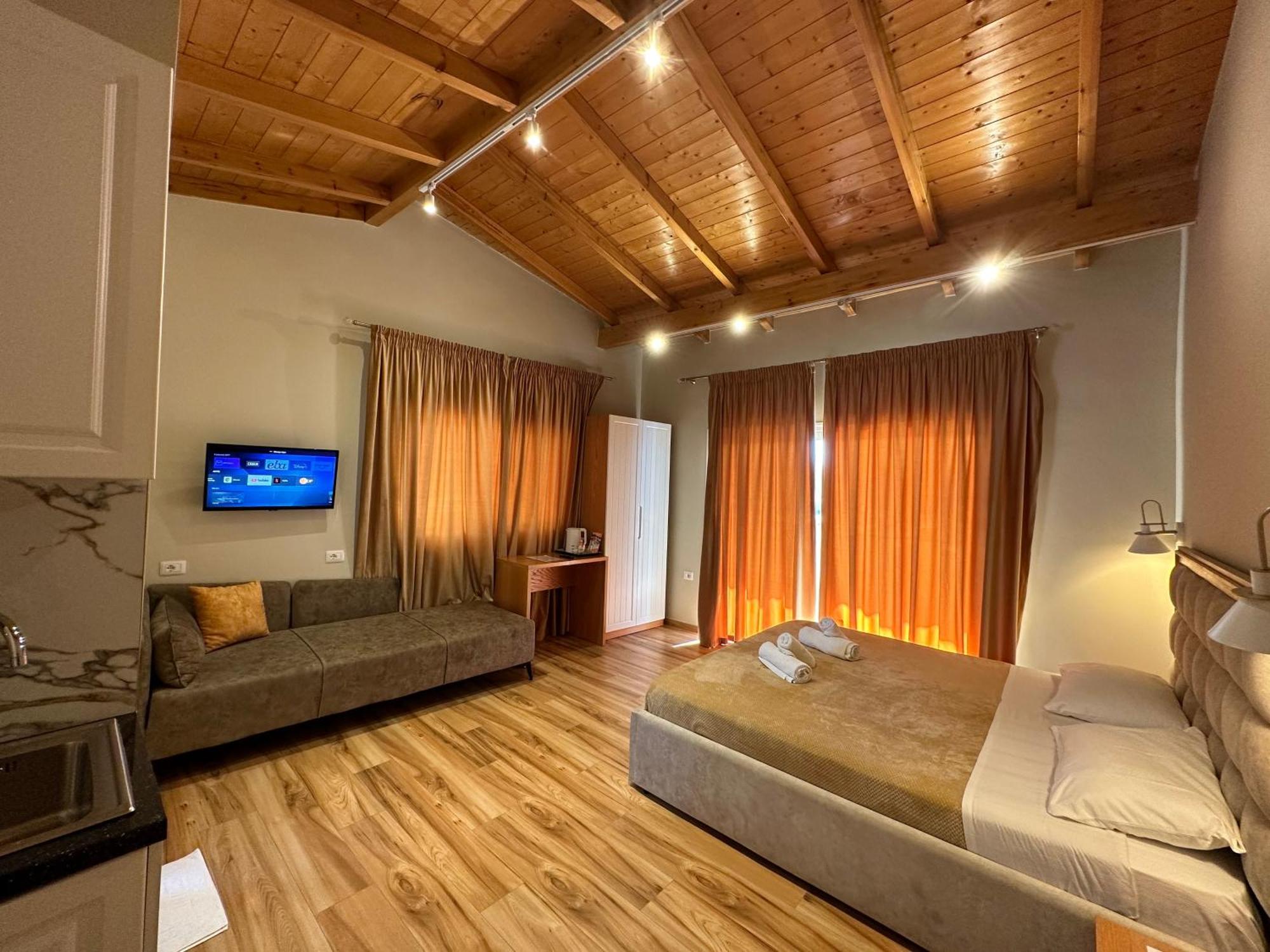 Arial Trinity Suites Vlorë 객실 사진
