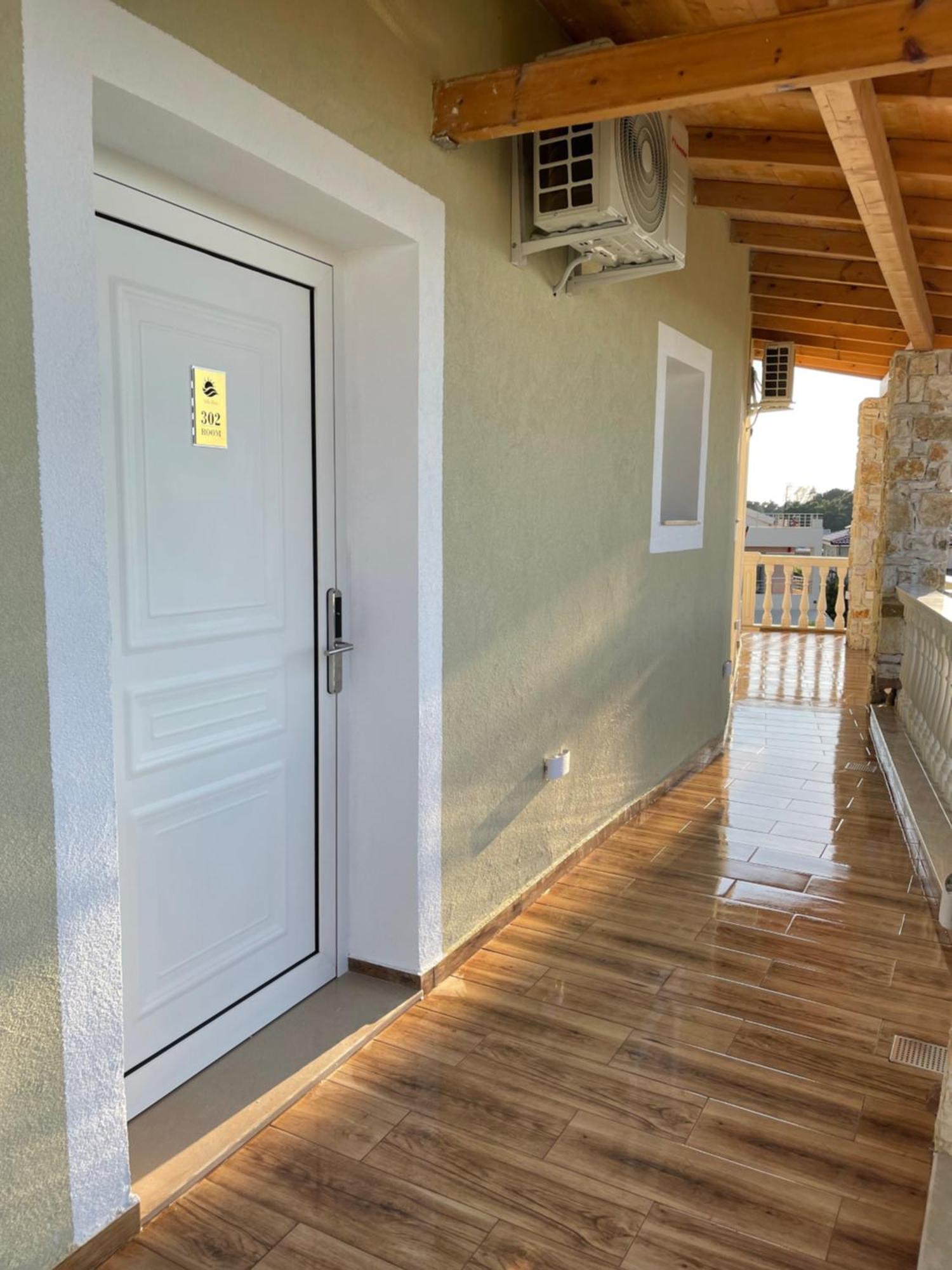 Arial Trinity Suites Vlorë 객실 사진