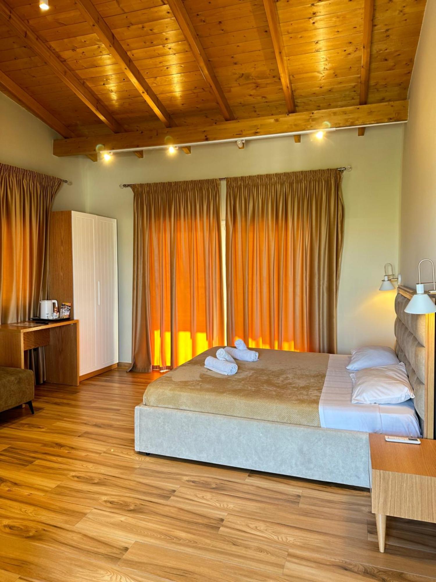 Arial Trinity Suites Vlorë 객실 사진