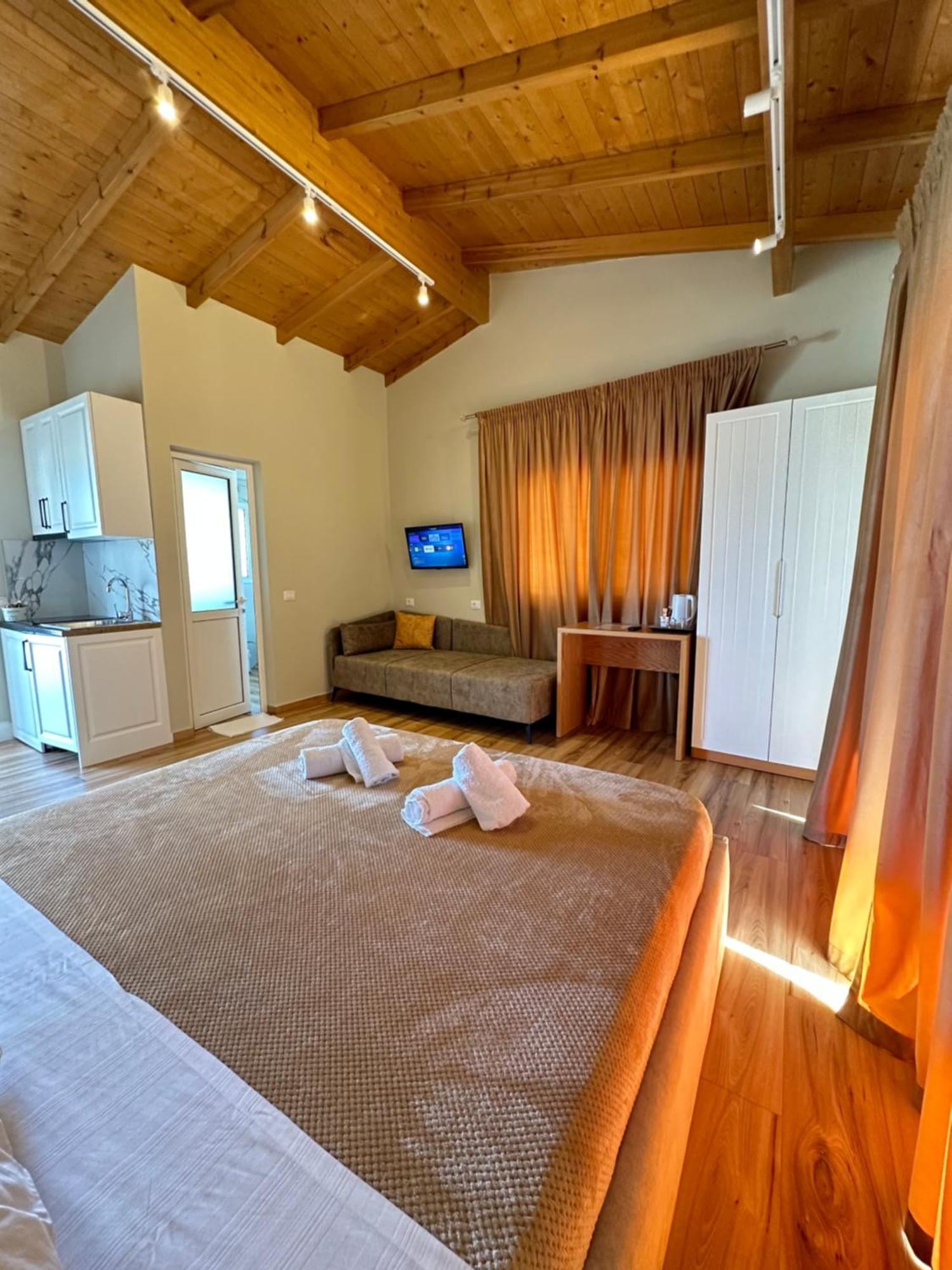 Arial Trinity Suites Vlorë 객실 사진